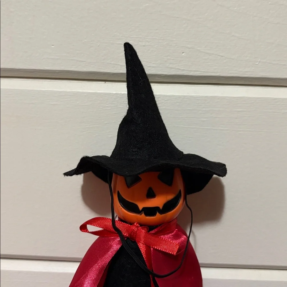 Pumpkin Shelf Doll - Witch hat - Picture 10 of 10